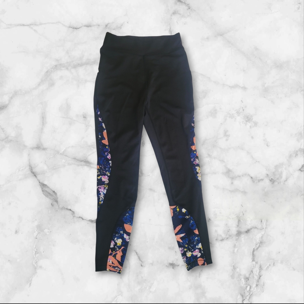 4 Pairs of Leggings Size Medium with Pockets - Picture 6 of 16
